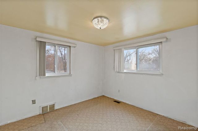 19682 Jeanette Street, Southfield, MI 48075