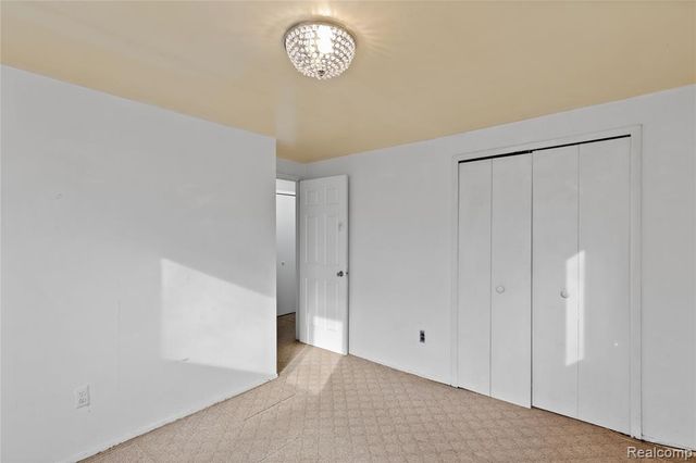 19682 Jeanette Street, Southfield, MI 48075