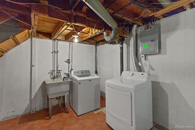 19682 Jeanette Street, Southfield, MI 48075