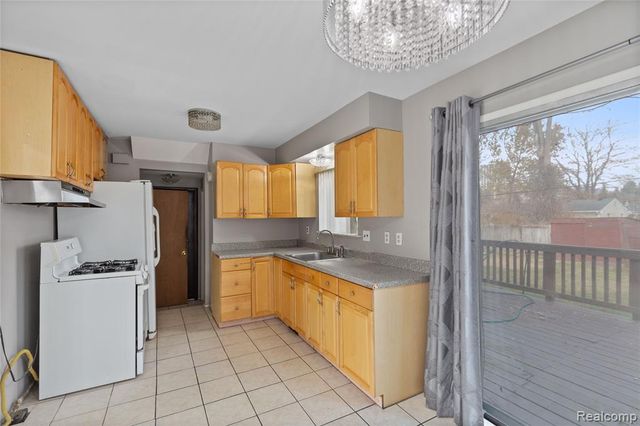 19682 Jeanette Street, Southfield, MI 48075