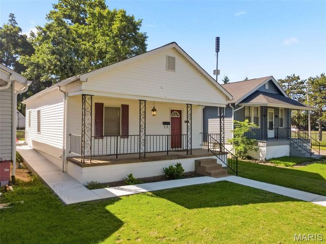 4672 Dewey Avenue, St Louis, MO 63116