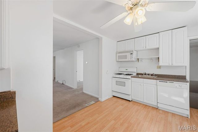 4672 Dewey Avenue, St Louis, MO 63116