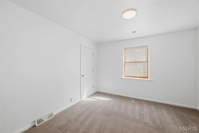 4672 Dewey Avenue, St Louis, MO 63116