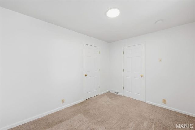 4672 Dewey Avenue, St Louis, MO 63116