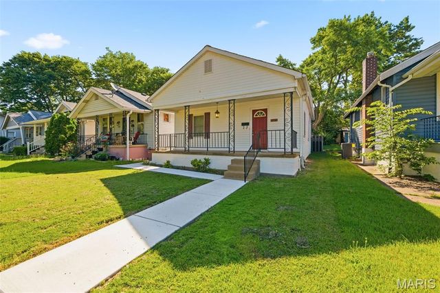 4672 Dewey Avenue, St Louis, MO 63116