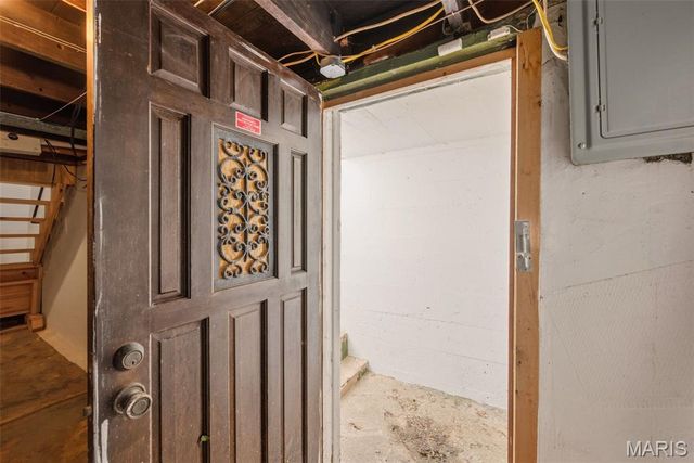 4672 Dewey Avenue, St Louis, MO 63116