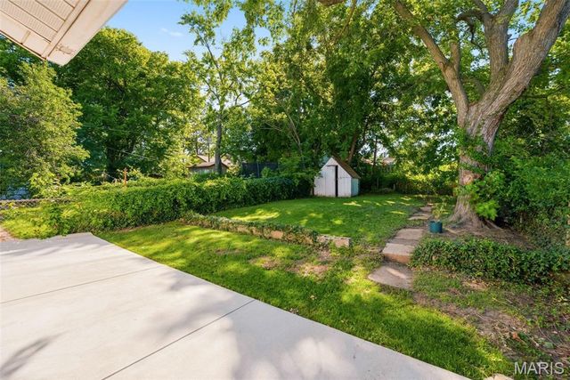 4672 Dewey Avenue, St Louis, MO 63116