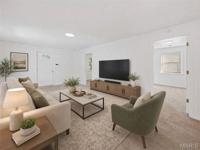 4672 Dewey Avenue, St Louis, MO 63116