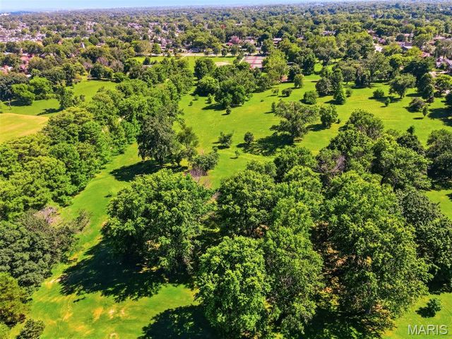 4672 Dewey Avenue, St Louis, MO 63116