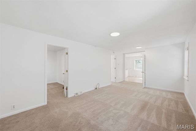 4672 Dewey Avenue, St Louis, MO 63116