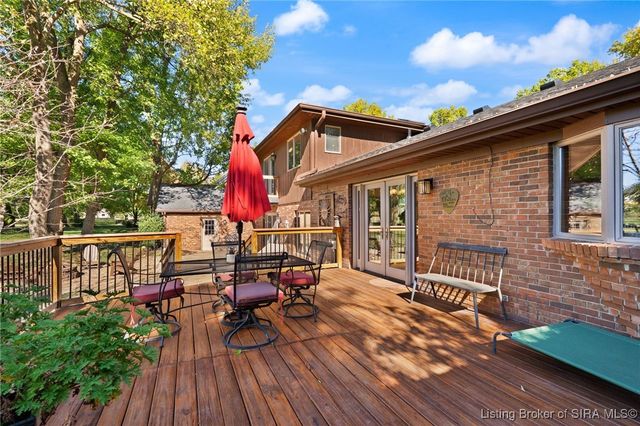 1605 Tall Oaks Drive, Jeffersonville, IN 47130