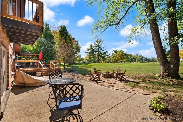 1605 Tall Oaks Drive, Jeffersonville, IN 47130