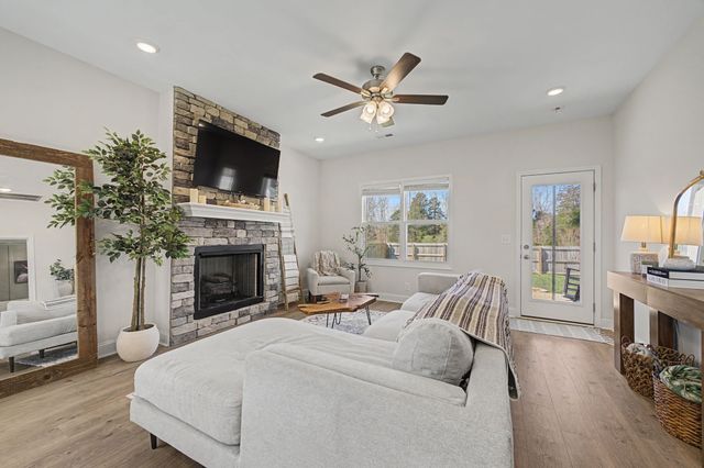 2138 Ireland Way, Clarksville, TN 37042