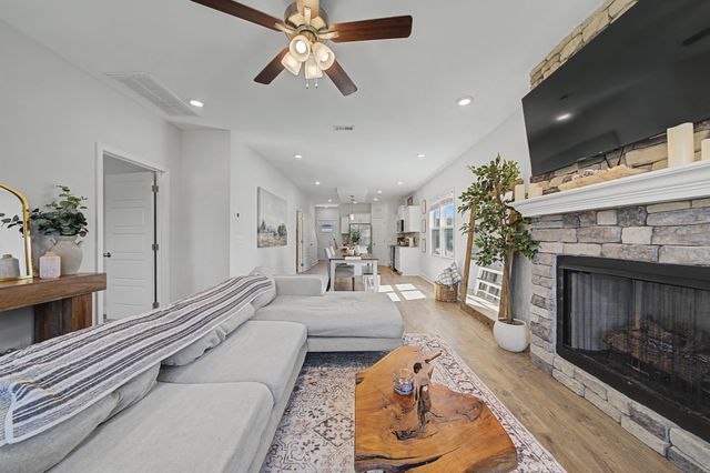 2138 Ireland Way, Clarksville, TN 37042