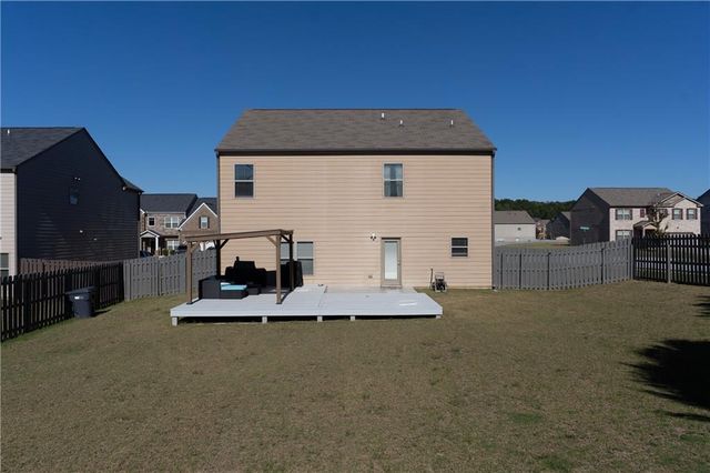 216 Loganview Drive, Loganville, GA 30052