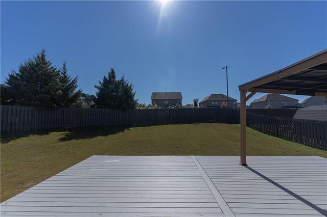 216 Loganview Drive, Loganville, GA 30052