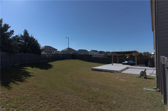 216 Loganview Drive, Loganville, GA 30052