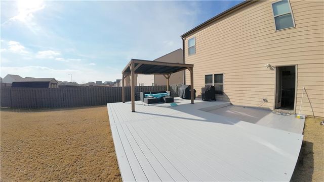 216 Loganview Drive, Loganville, GA 30052