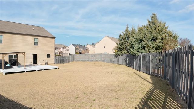 216 Loganview Drive, Loganville, GA 30052