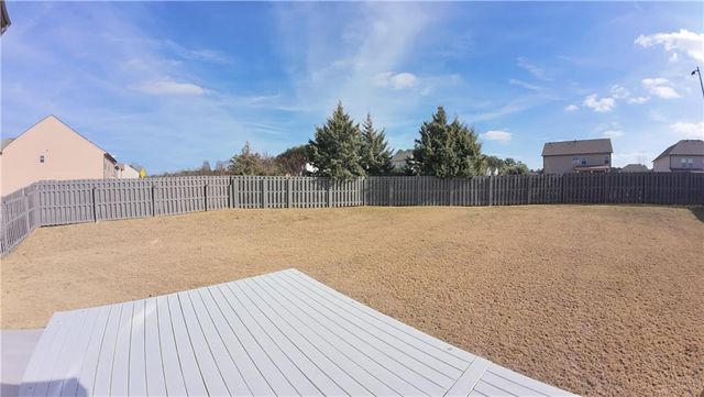 216 Loganview Drive, Loganville, GA 30052