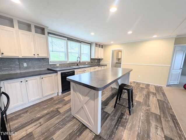 129 Grandview Drive, Clintwood, VA 24228