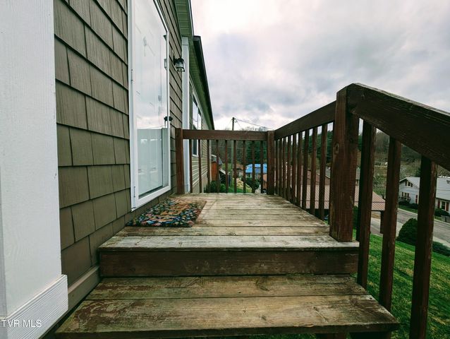 129 Grandview Drive, Clintwood, VA 24228