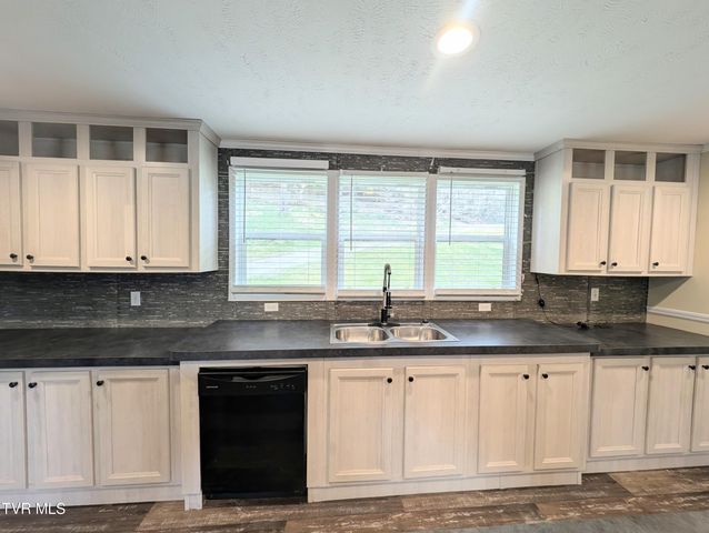 129 Grandview Drive, Clintwood, VA 24228