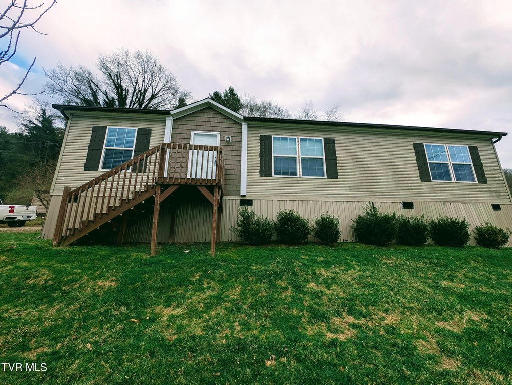 129 Grandview Drive, Clintwood, VA 24228
