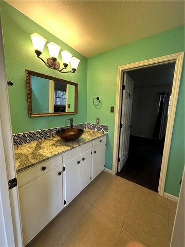 2153 6th St, Ingleside, TX 78362