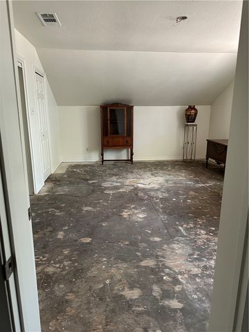 2153 6th St, Ingleside, TX 78362