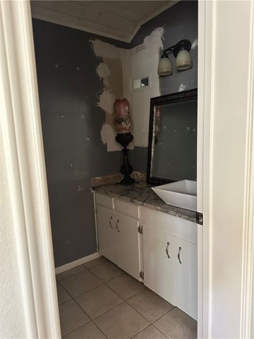 2153 6th St, Ingleside, TX 78362