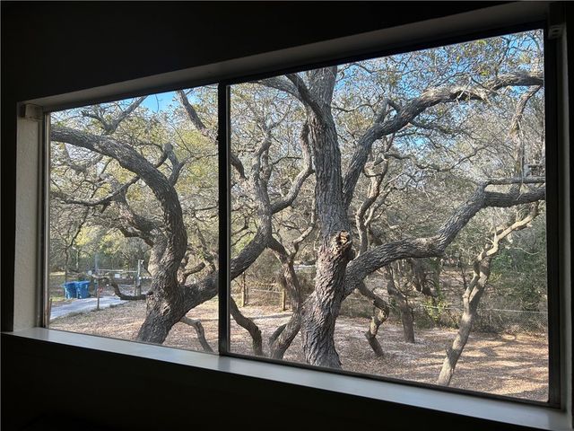 2153 6th St, Ingleside, TX 78362