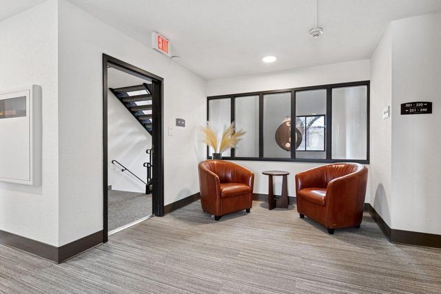4101 Parklawn Avenue 236, Edina, MN 55435