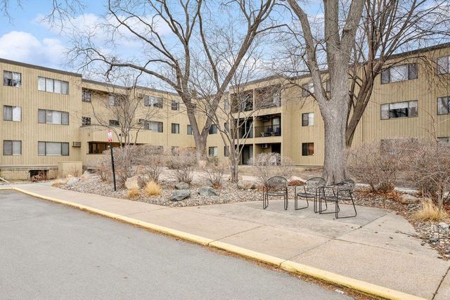 4101 Parklawn Avenue 236, Edina, MN 55435