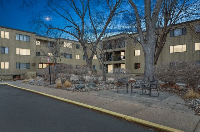 4101 Parklawn Avenue 236, Edina, MN 55435