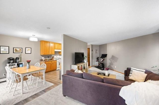 4101 Parklawn Avenue 236, Edina, MN 55435