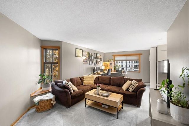 4101 Parklawn Avenue 236, Edina, MN 55435