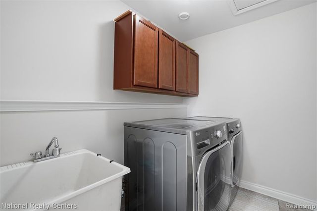 51161 Hallfield Street, Novi, MI 48374