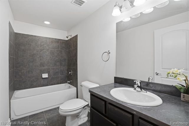51161 Hallfield Street, Novi, MI 48374