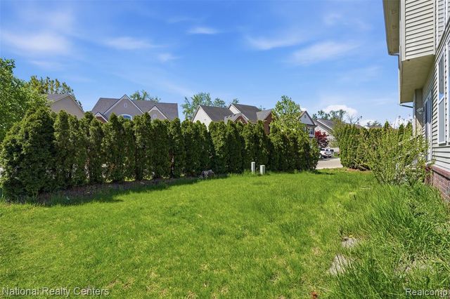 51161 Hallfield Street, Novi, MI 48374