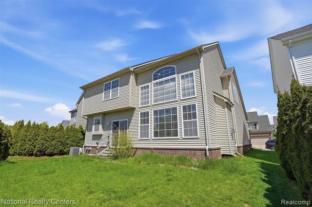 51161 Hallfield Street, Novi, MI 48374