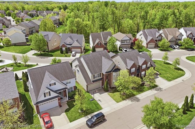 51161 Hallfield Street, Novi, MI 48374