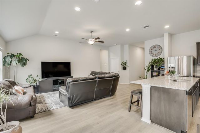 3703 Stillwood LN, Lago Vista, TX 78645