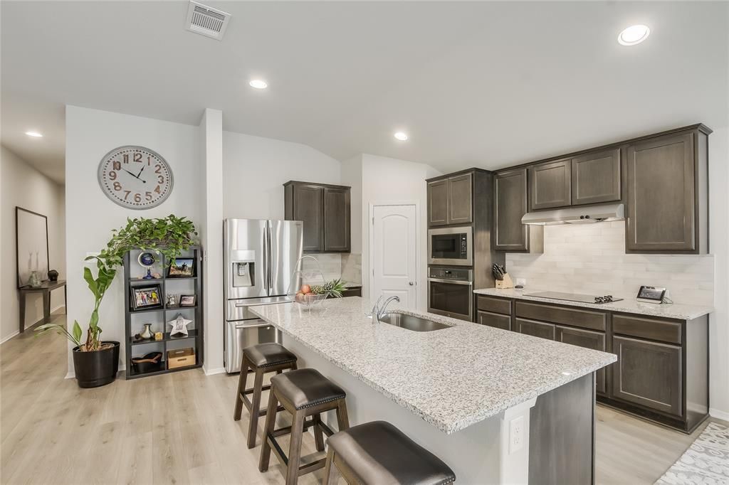 3703 Stillwood LN, Lago Vista, TX 78645