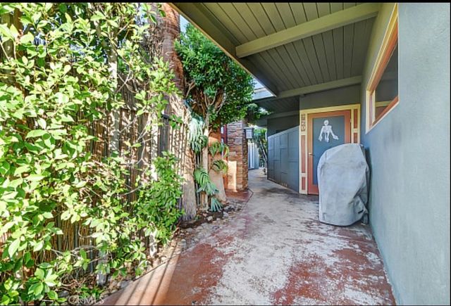 920 E Chuckwalla Road, Palm Springs, CA 92262