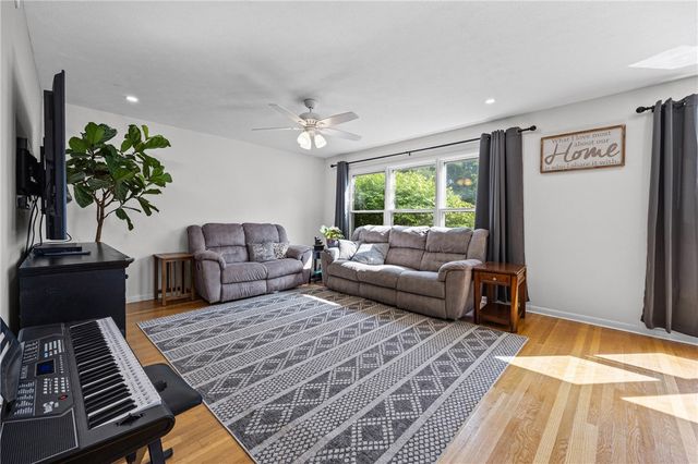 5 Starlight Circle, Perinton, NY 14450