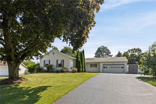 5 Starlight Circle, Perinton, NY 14450