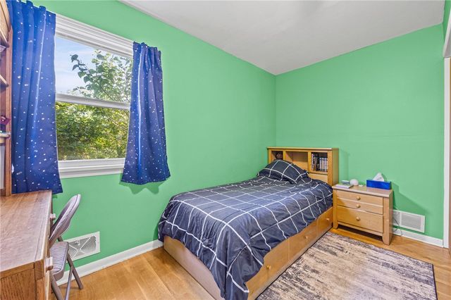5 Starlight Circle, Perinton, NY 14450