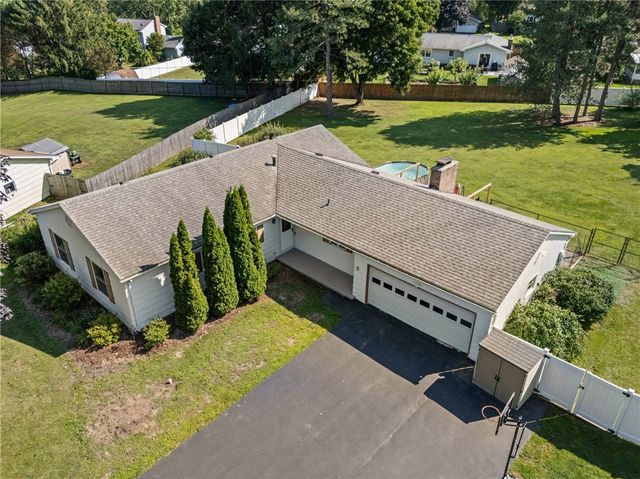 5 Starlight Circle, Perinton, NY 14450