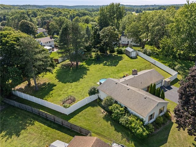 5 Starlight Circle, Perinton, NY 14450
